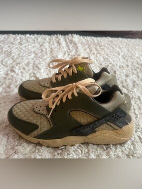 Women’s Nike Air Huarache Crater Premium Cargo Khaki Sneaker